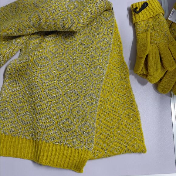 Womens Yellow Metallic Knit Winter Hat Scarf Glove Set Cozy Sparkly Holiday Gift - Picture 3 of 6